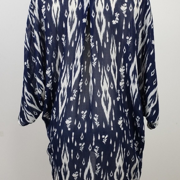 Xhilaration Top size XS Blue Floral Open Front - Picture 4 of 7